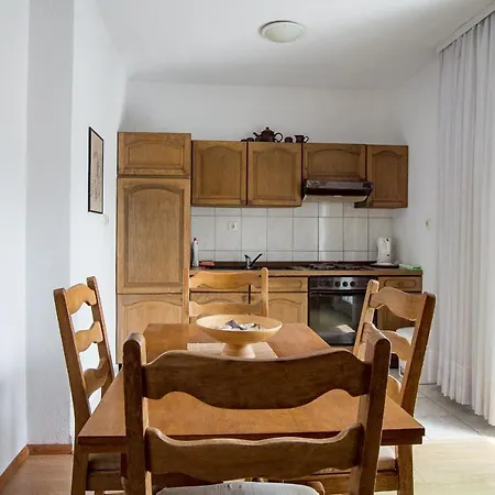 Apartment Neno Dugi Rat